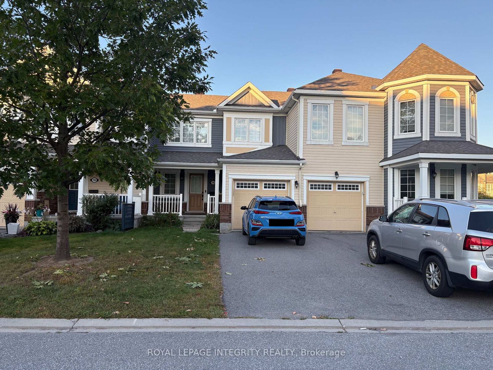 Property Photo:  786 Maloja Way  ON K2S 0V5 