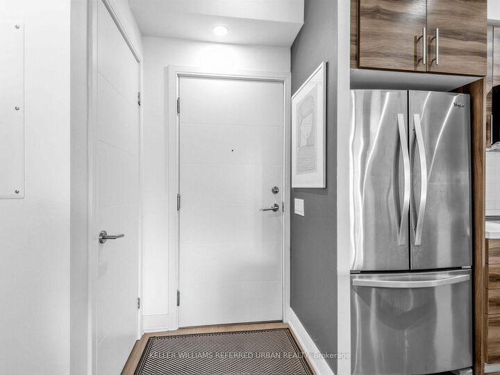 Property Photo:  525 Adelaide Street W 919  ON M5V 0N7 