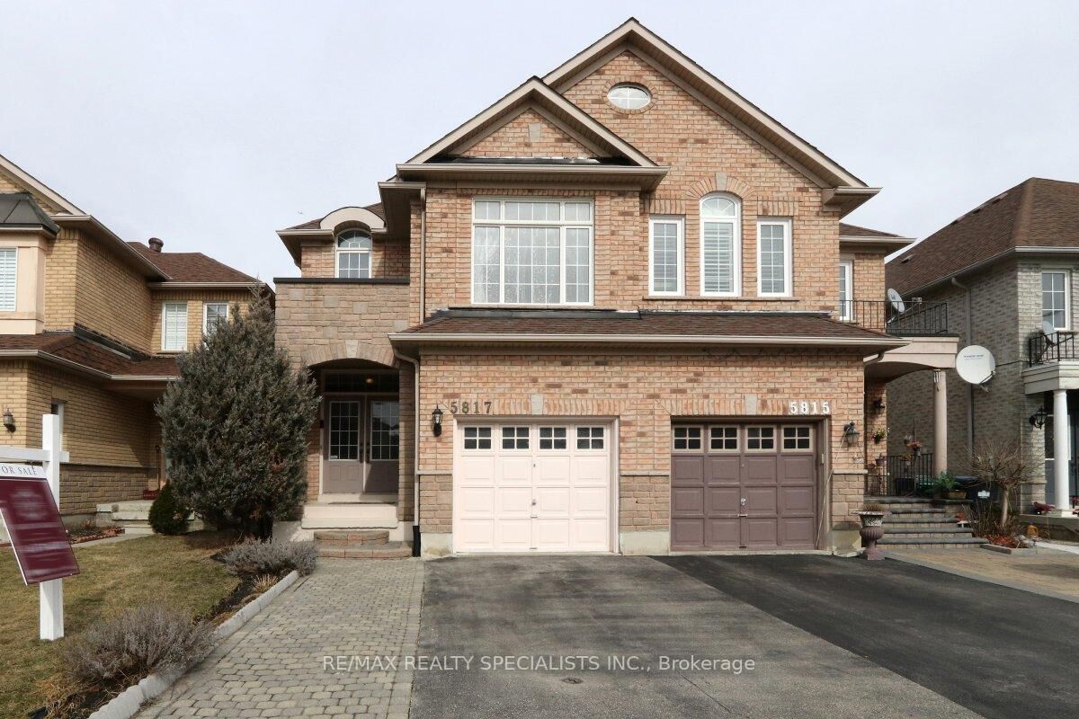 Property Photo:  5817 Questman Hollow  ON L5M 6N8 