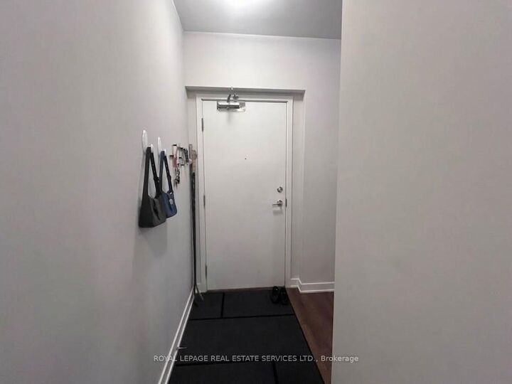Property Photo:  210 Simcoe Street 906  ON M5T 0A9 