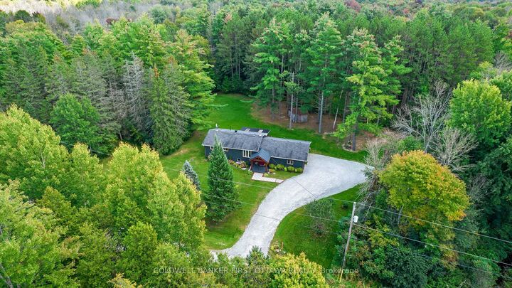 Property Photo:  725 Drummond Con 5B Concession  ON K7H 3C8 