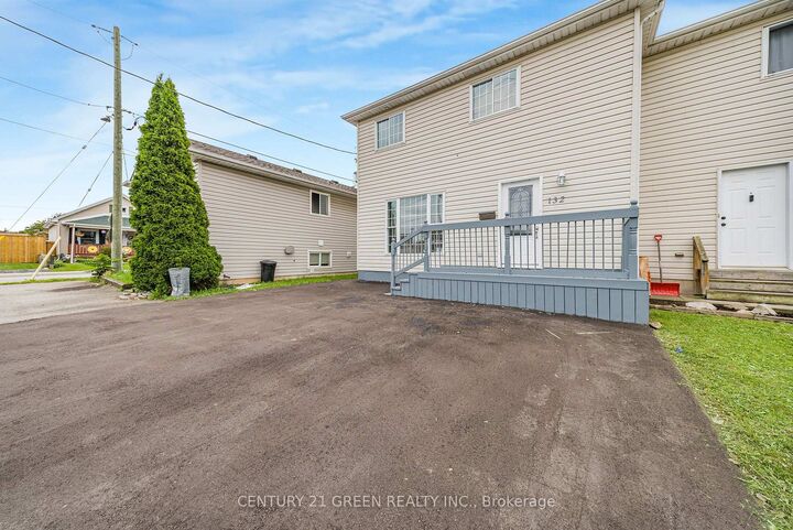Property Photo:  132 Carlton Street  ON L2R 7S6 