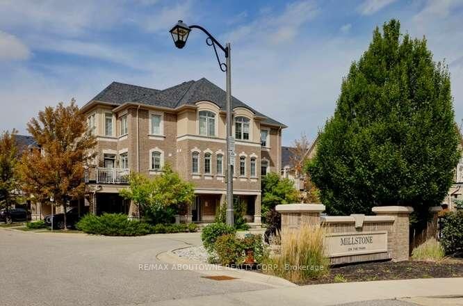 Property Photo:  2435 Greenwich Drive  ON L6M 0S4 