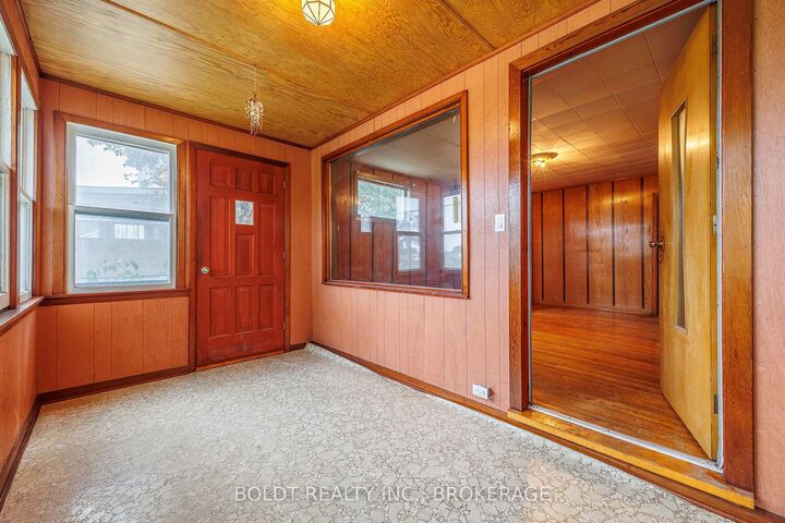 Property Photo:  35 Regent Street  ON L2V 1T5 