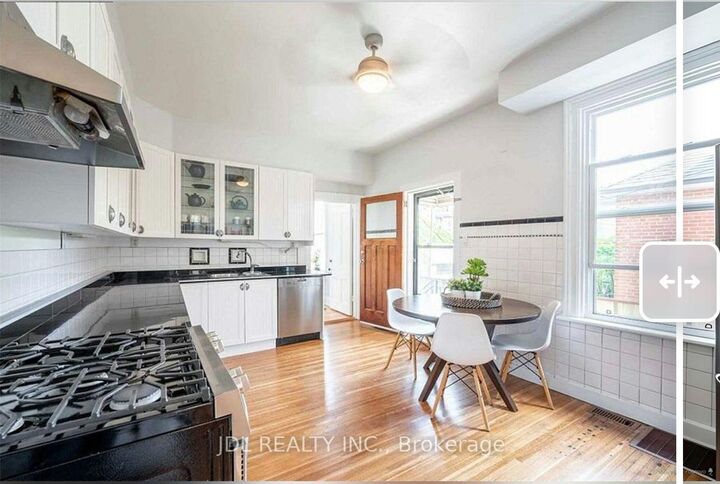 Property Photo: 137 Denison Ave Avenue Suite A 2nd Floor ON M5T 2N2