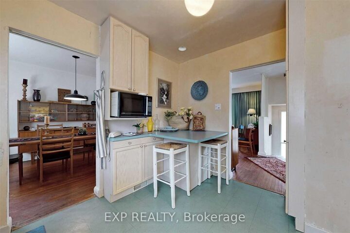 Property Photo: 1 Guytoi Court ON M3C 1Y1