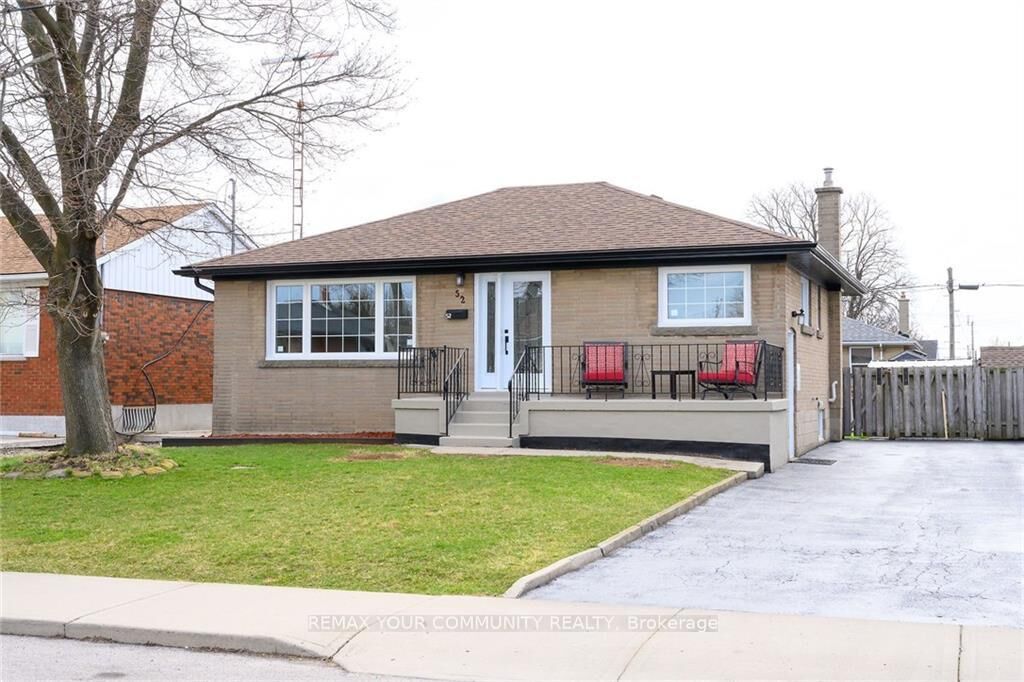 Property Photo:  52 Elliott Avenue Upper  ON L8T 2H8 