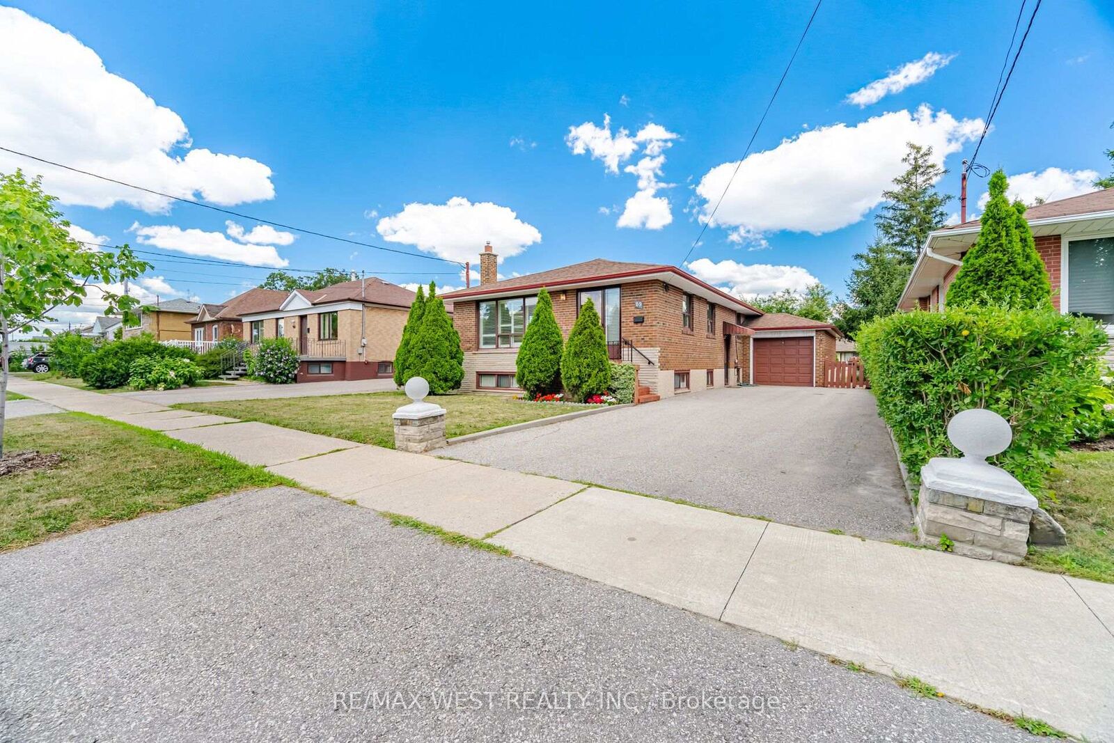 Property Photo:  89 Wendell Avenue  ON M9N 3K8 