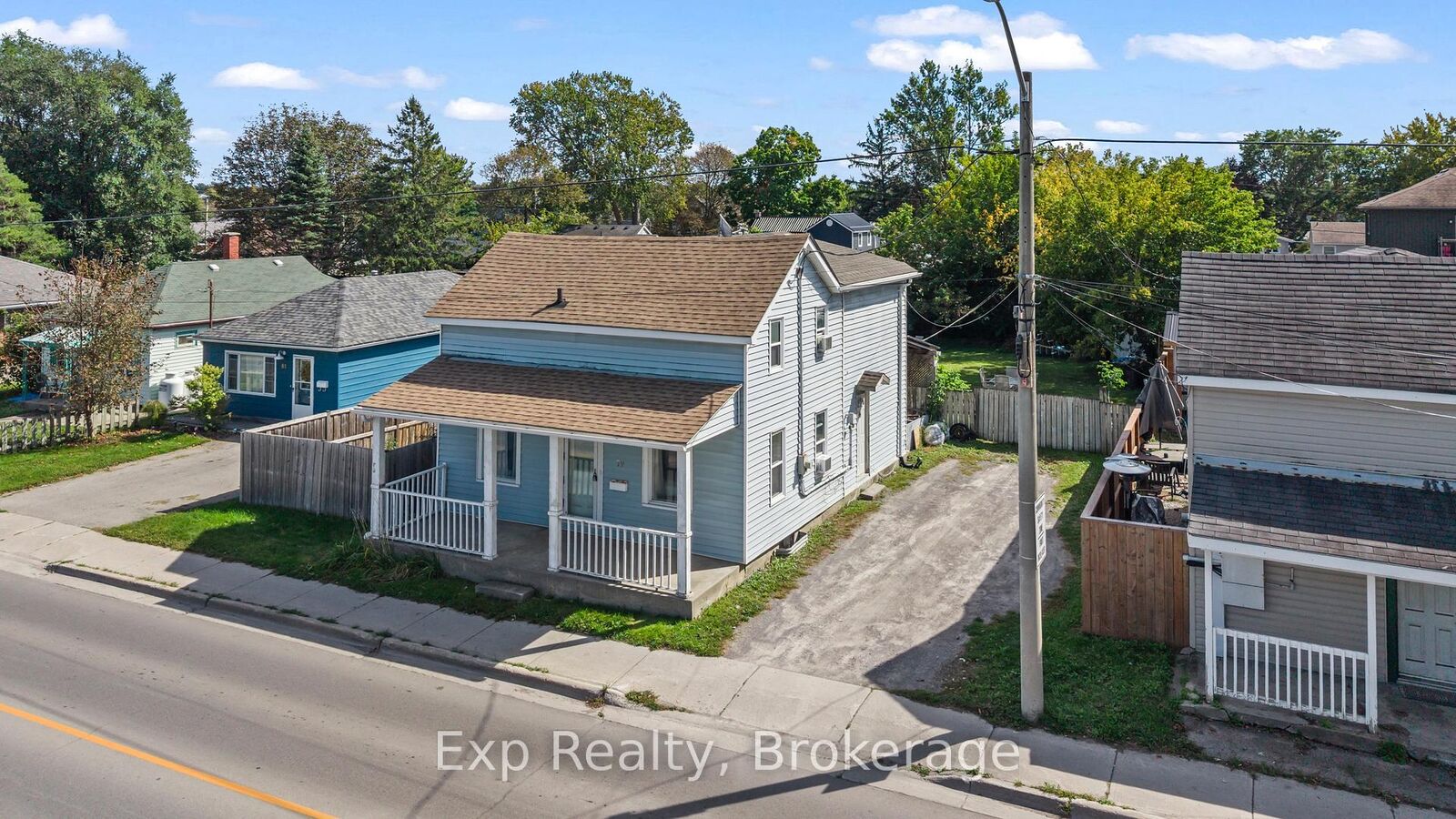 Property Photo:  79 College Street E  ON K8P 2E8 
