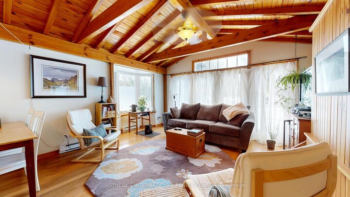 Property Photo:  929 Tanglewood Drive  ON N2Z 2X3 