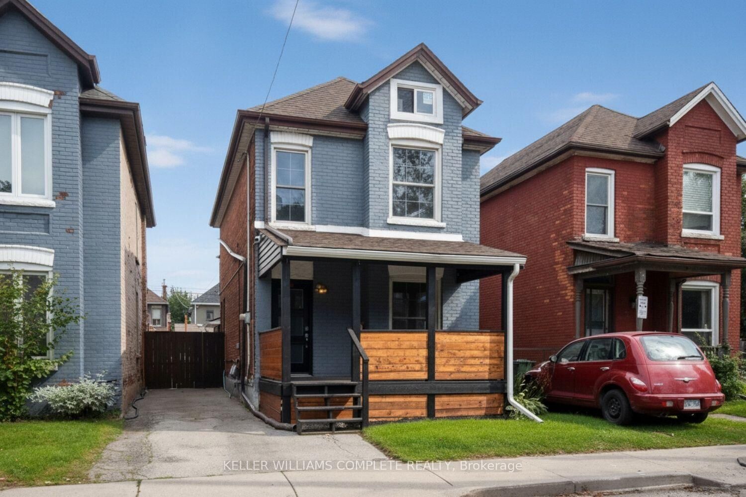 Property Photo:  80 Francis Street  ON L8L 3V5 
