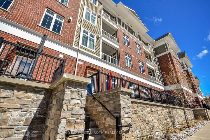 Property Photo:  40 Horseshoe Boulevard 107  ON L4M 4Y8 