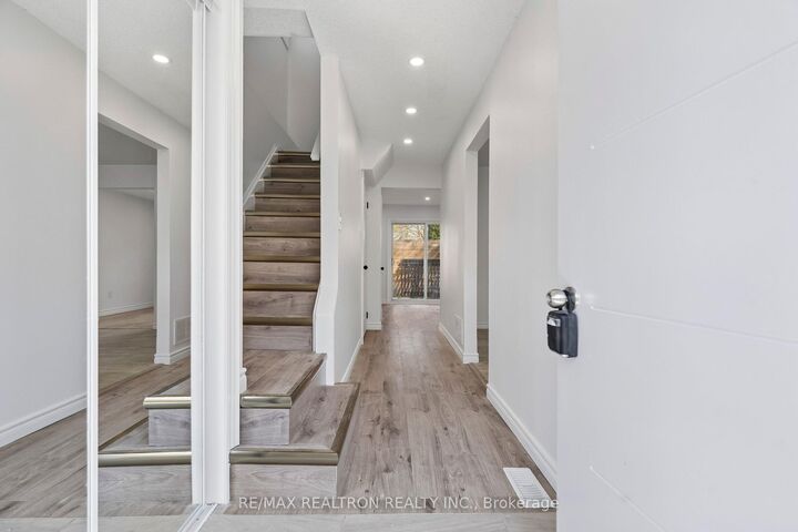 Property Photo:  342 Fernwood Avenue  ON L1G 2H7 
