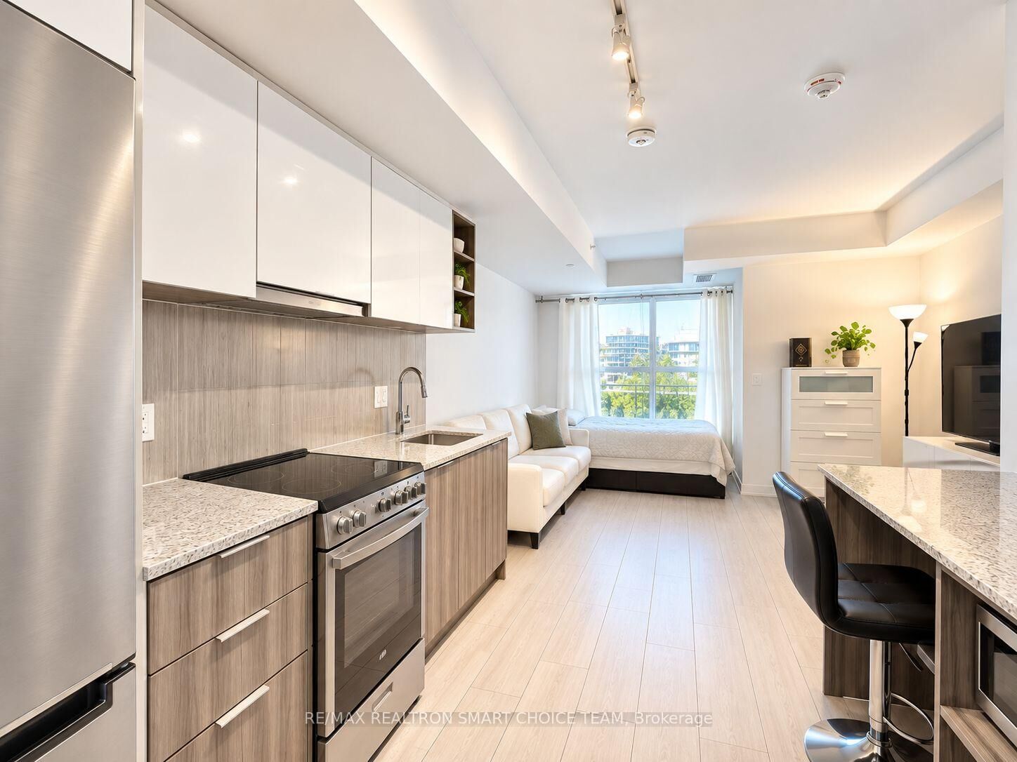 Property Photo:  31 Tippett Road 427  ON M3H 0C8 