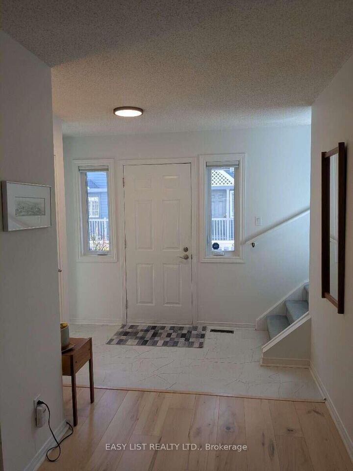 Property Photo:  817 High Street 1  ON K2B 6C3 