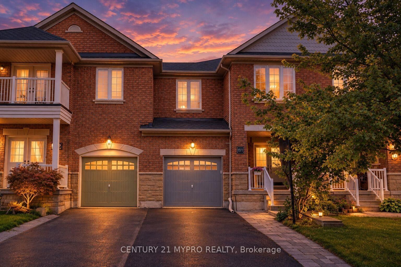 Property Photo:  1371 Kestell Boulevard  ON L6H 0C9 