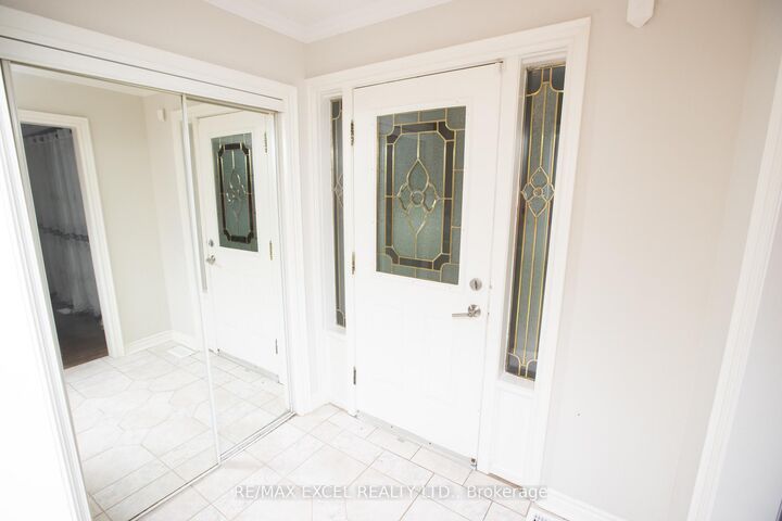 Property Photo:  387 Crosby Avenue Main Floor  ON L4C 2R8 