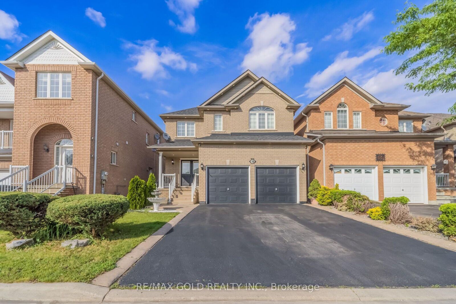 Property Photo:  15 Newark Way  ON L7A 2V1 