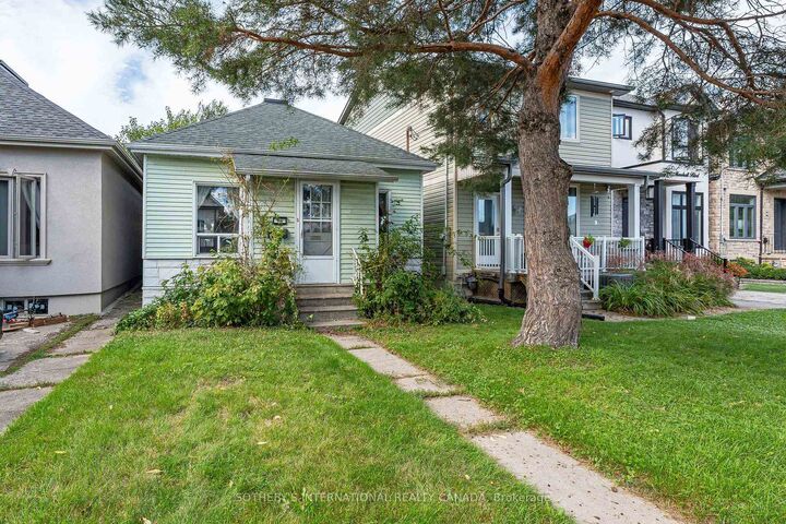Property Photo: 14 Marshall Boulevard ON M6N 2R7