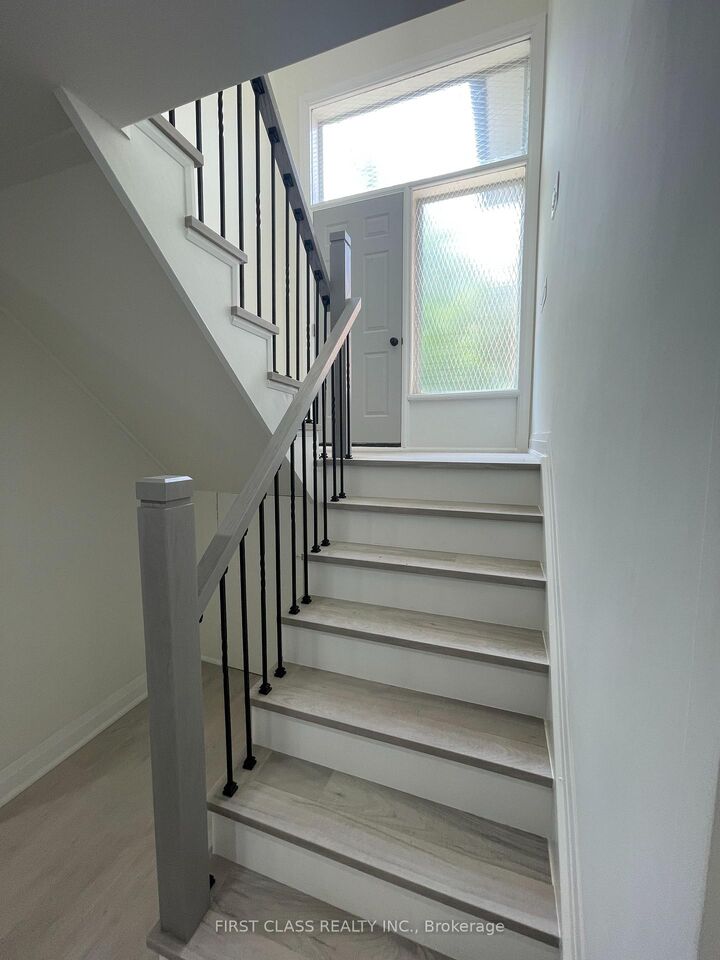 Property Photo:  181 Wedgewood Drive Lower  ON M2M 2H8 
