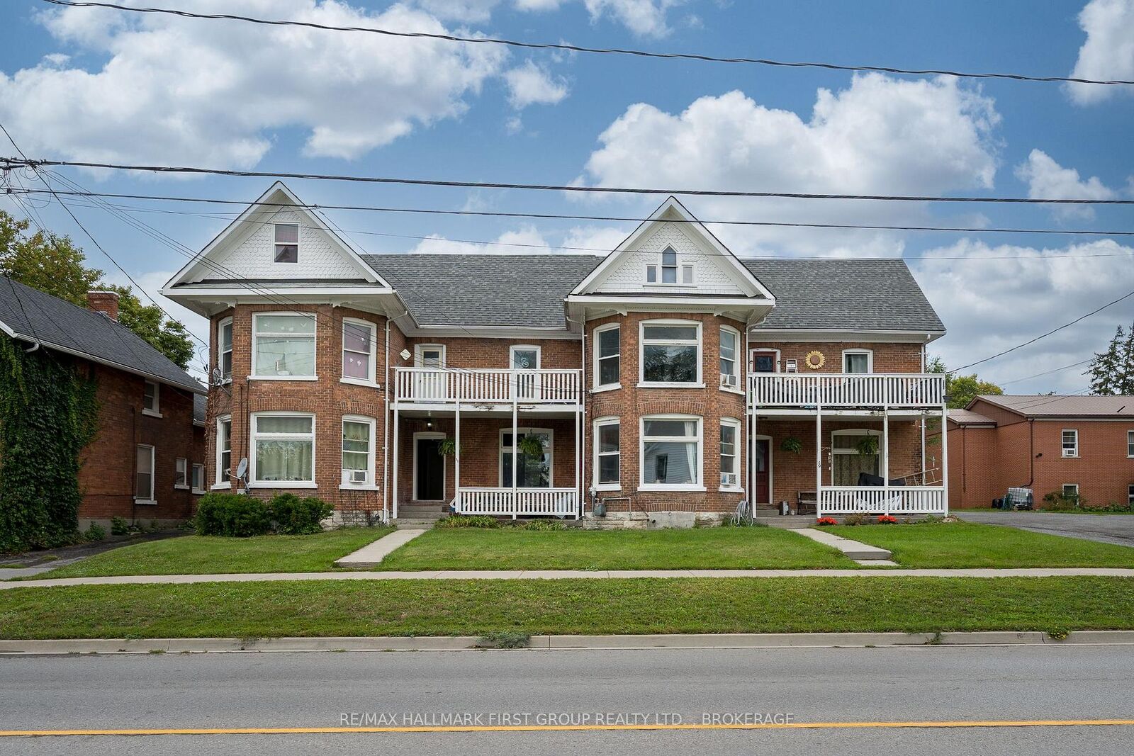 Property Photo: 49/51 Bridge Street W ON K7R 2C4