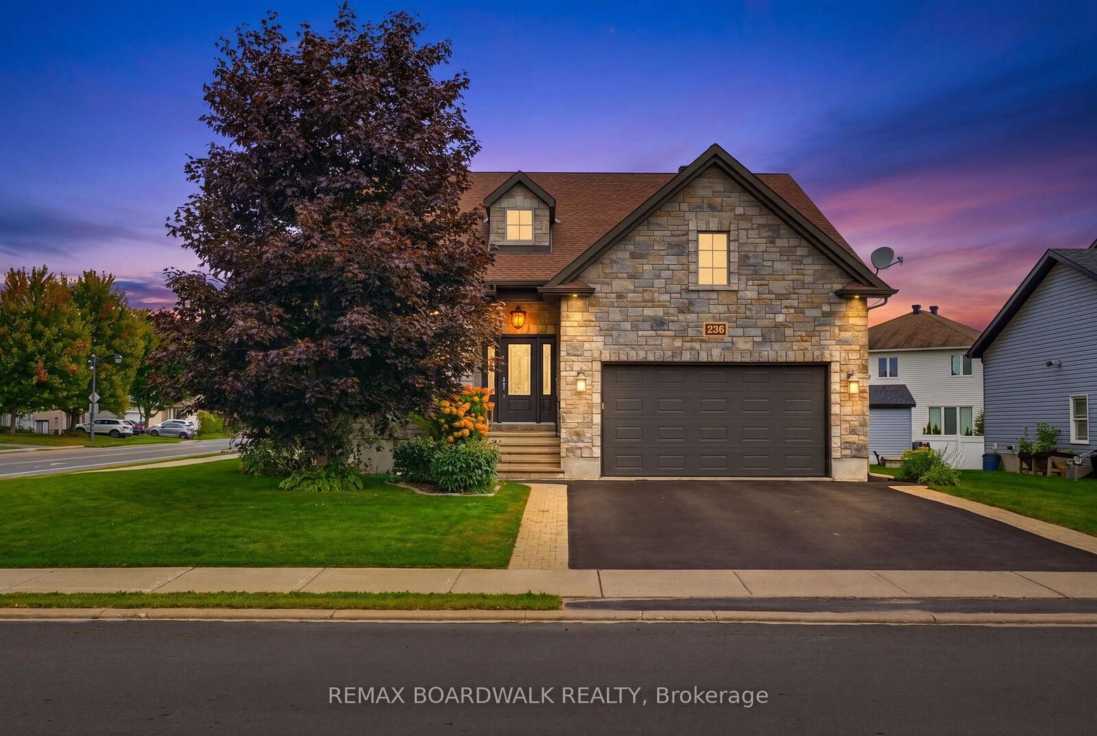 Property Photo:  236 Sterling Avenue  ON K4K 0G8 