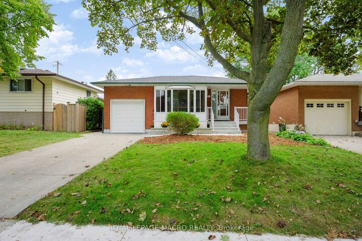 Property Photo:  15 Clearwater Drive  ON L9C 2K1 