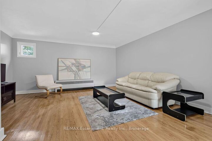 Property Photo:  425 Burlington Avenue 4  ON L7S 1R3 