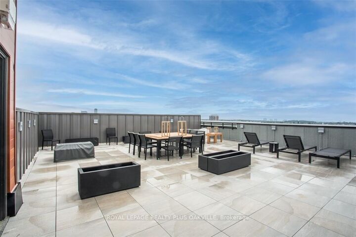 Property Photo:  95 Dundas Street W 306  ON L6M 5N4 