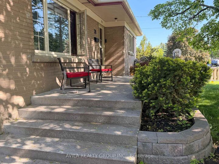 Property Photo: 20 Horner Street ON N3R 2C4