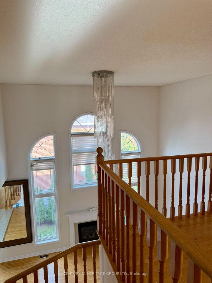 Property Photo:  119 Laurendale Avenue  ON L4P 0C4 
