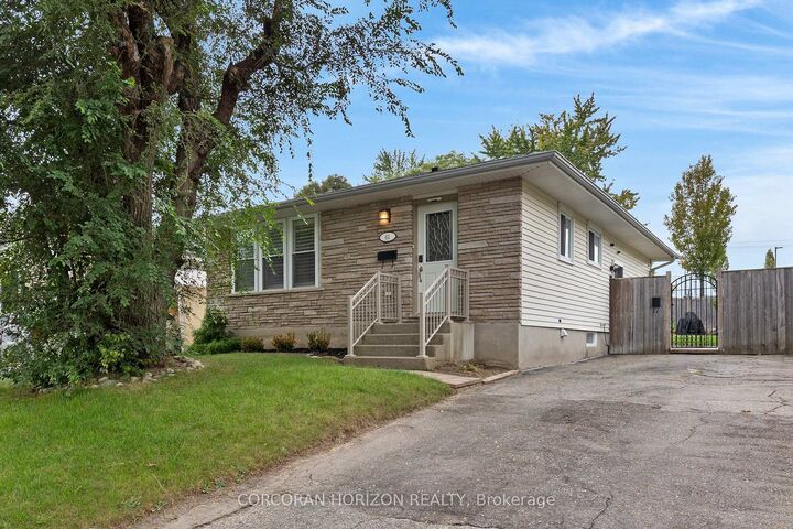 Property Photo: 63 Cedarhill Crescent ON N2E 1R3