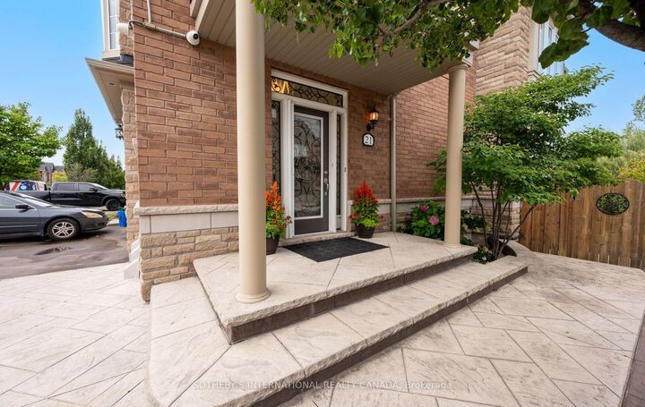 Property Photo:  745 Farmstead Drive 21  ON L9T 8B1 