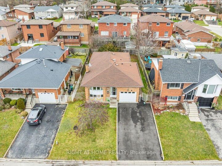 Property Photo:  125 Stonyburn Crescent  ON N1R 7X2 