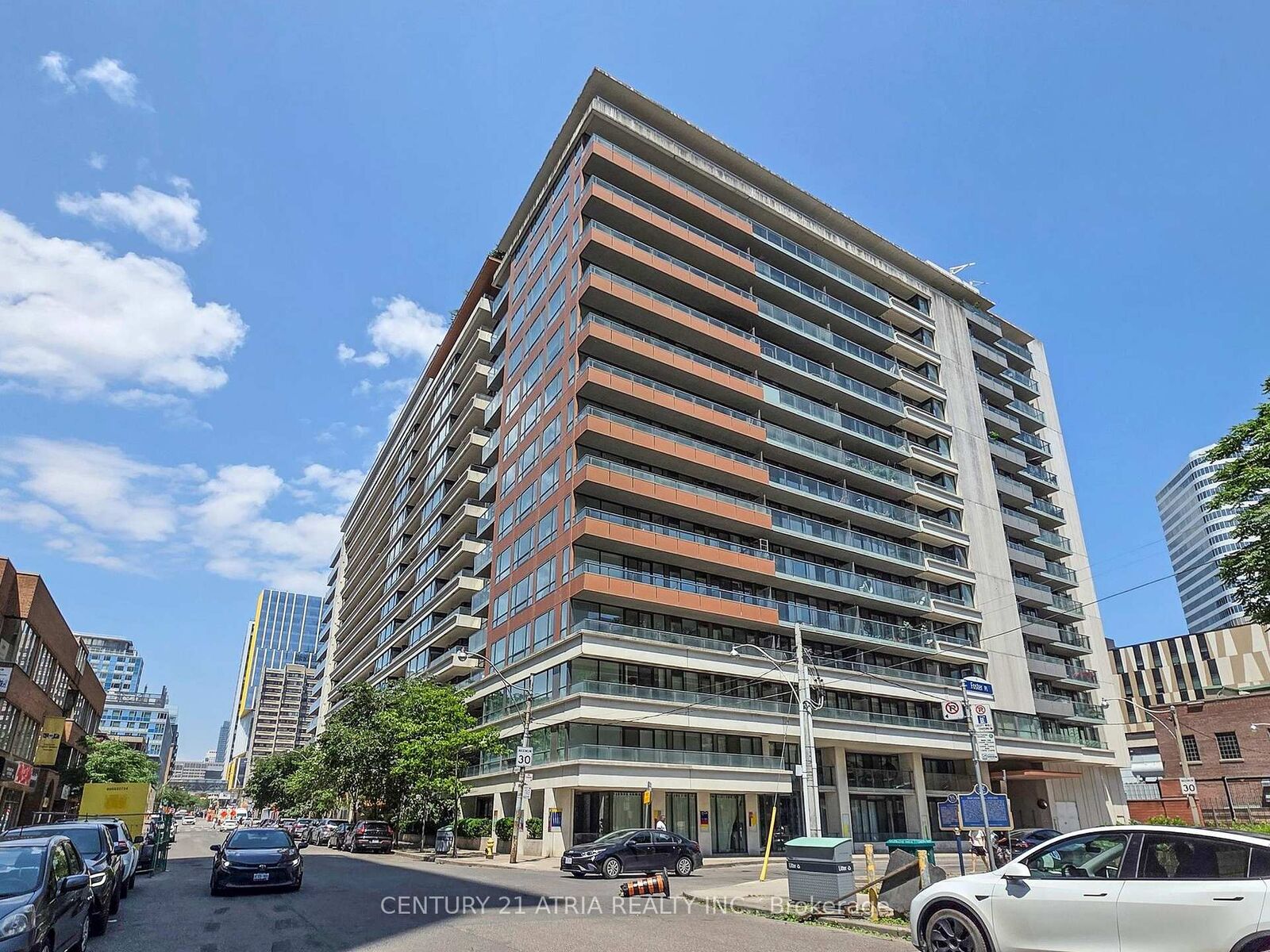 Property Photo:  111 Elizabeth Street 1820  ON M5G 1P7 