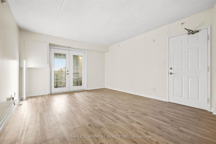 Property Photo: 2055 Appleby Line 306 ON L7L 7H2