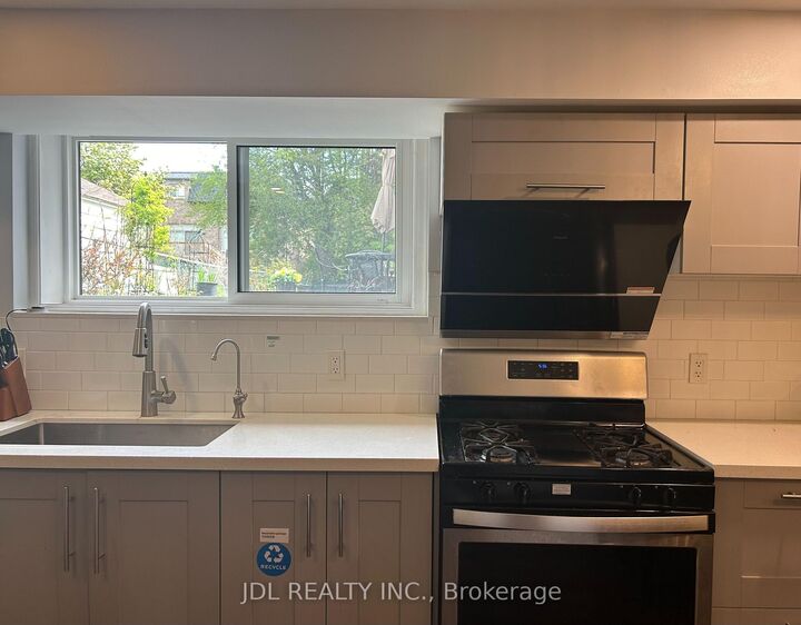 Property Photo:  973 Willowdale Ave Avenue Master Bedroom A Bsmt  ON M2M 3C6 