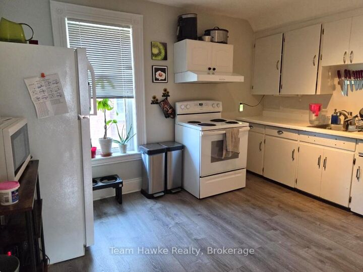 Property Photo:  405 Dominion Avenue  ON L4R 1P1 