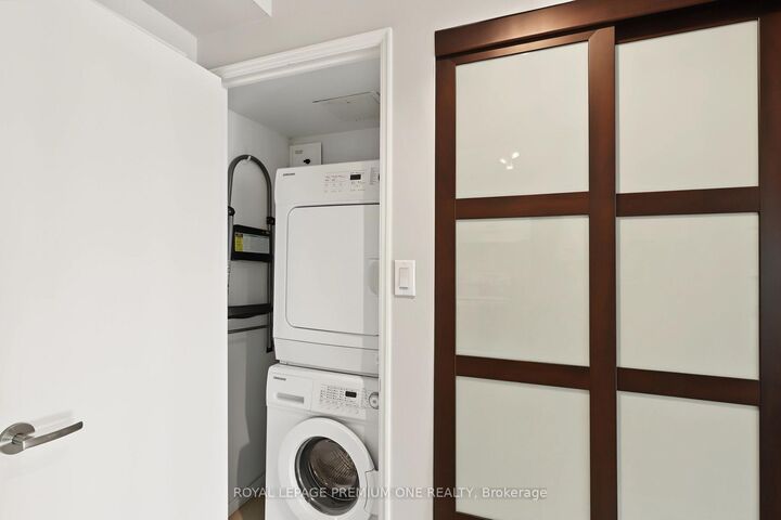 Property Photo:  2267 Lake Shore Boulevard 410  ON M8V 3X2 