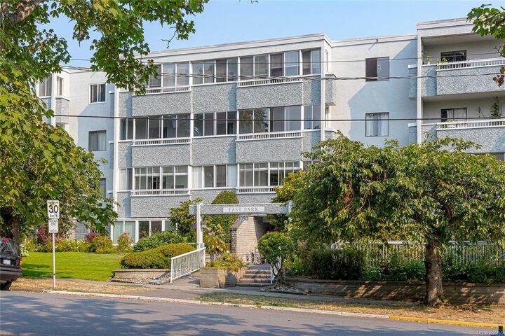 Property Photo: 1050 Park Blvd #101 BC V8V 2T4