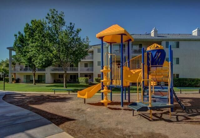 Property Photo:  1845 W Canyon View Dr 1905  UT 84770 