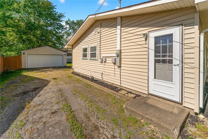 Property Photo:  2531 Chestnut Street  OH 44420 