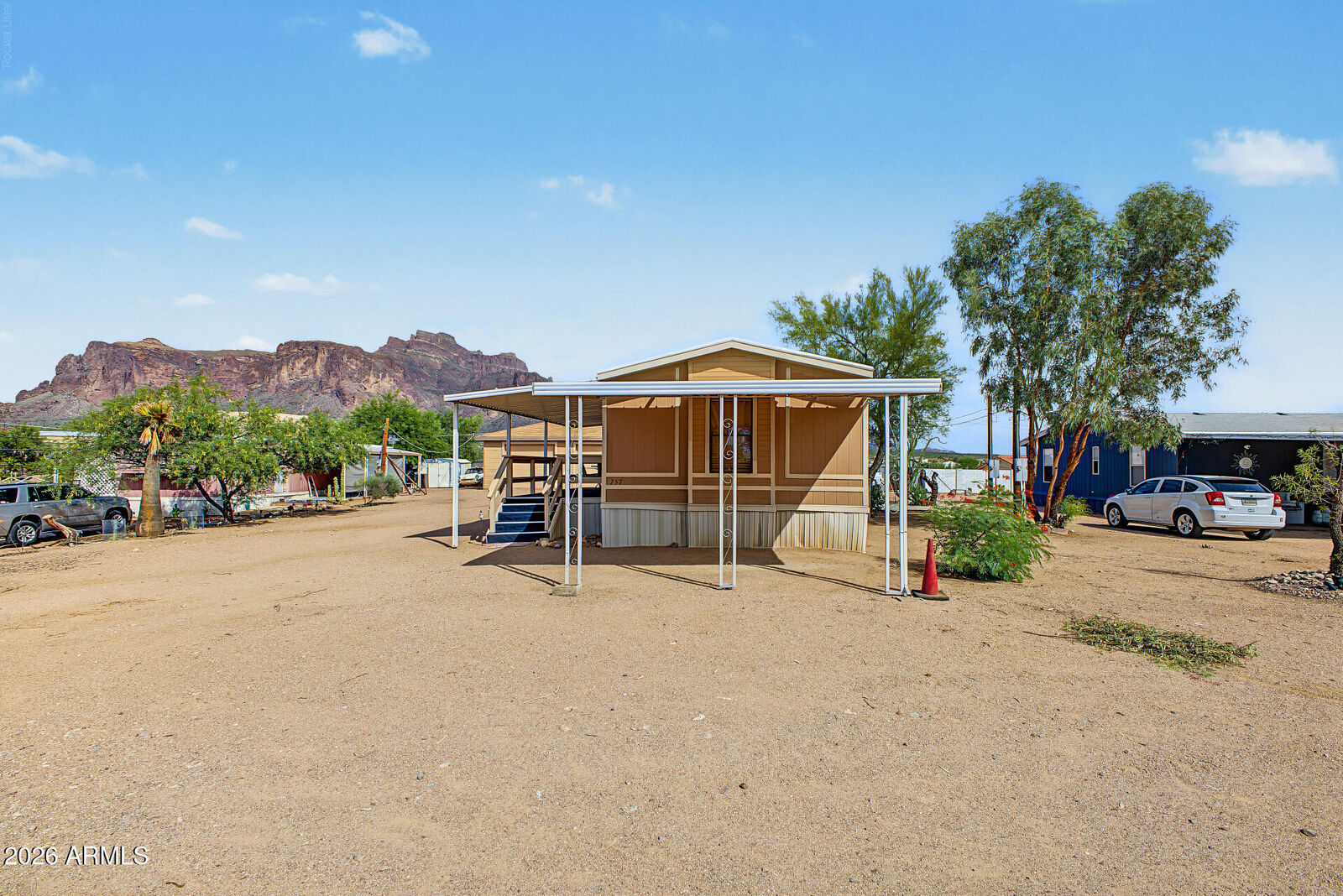 Property Photo:  757 N Dapple Drive  AZ 85119 