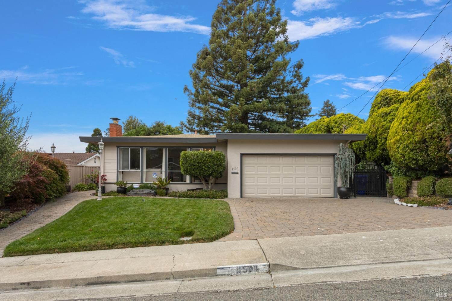 Property Photo: 4508 Whitecliff Way CA 94803