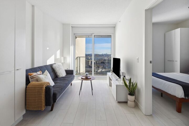 Property Photo:  180 E 2nd Avenue 611  BC V5T 0K4 