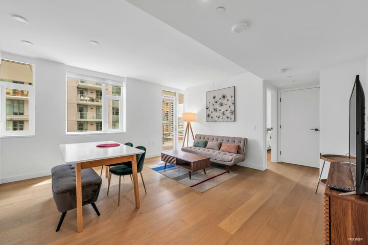 Property Photo: 1180 Broughton Street 906 BC V6G 2B1