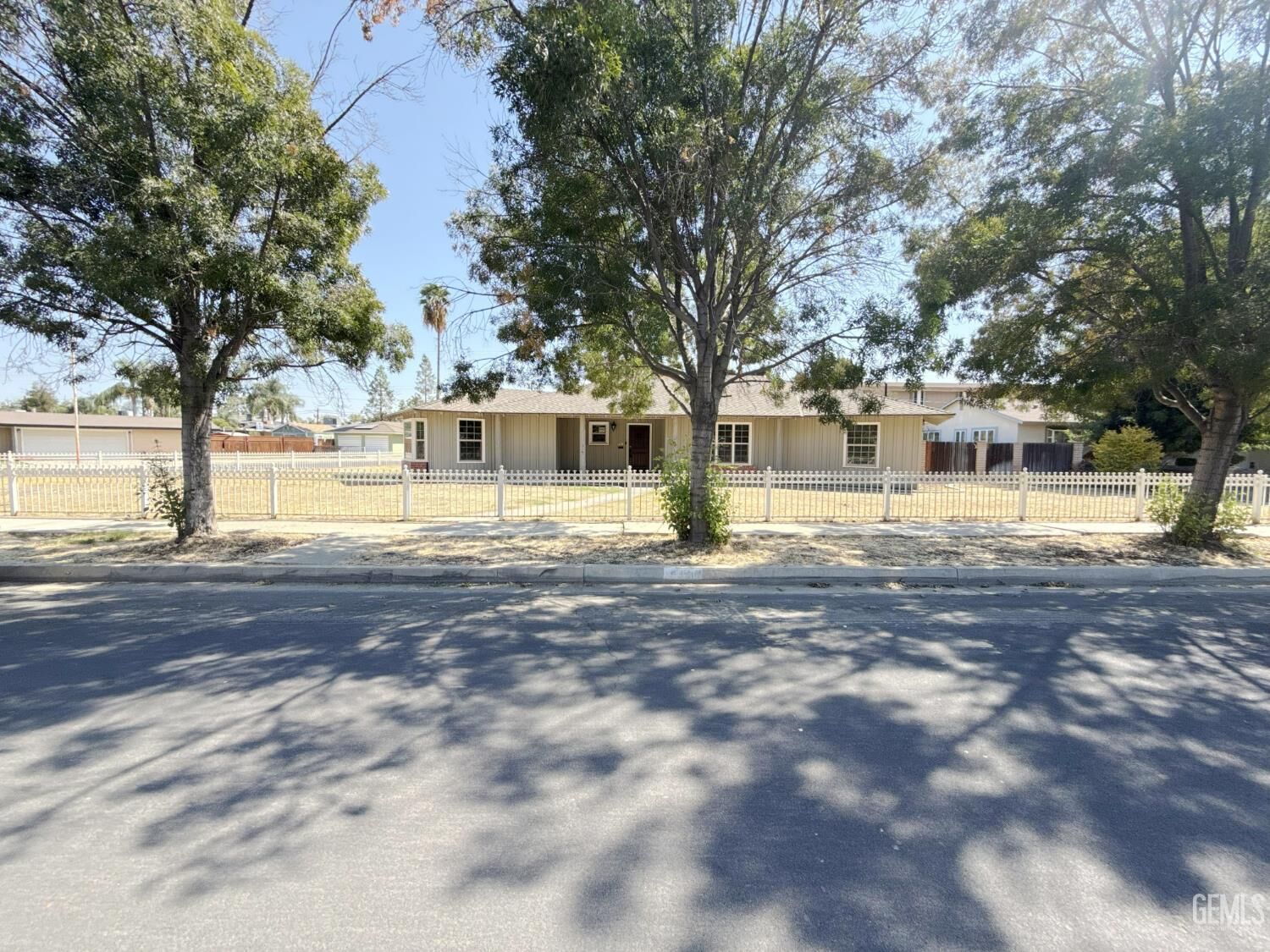 Property Photo: 916 Oak Avenue CA 93280