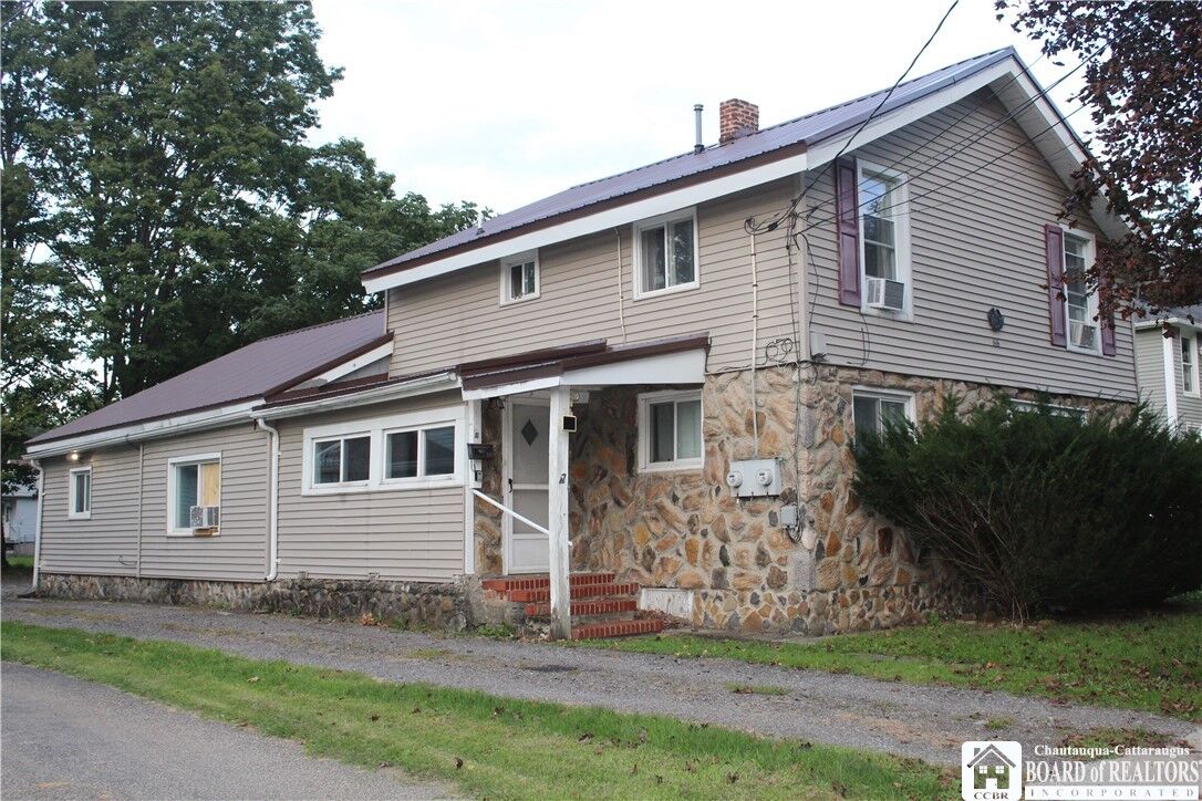 Property Photo:  66 Eagle Street  NY 14063 