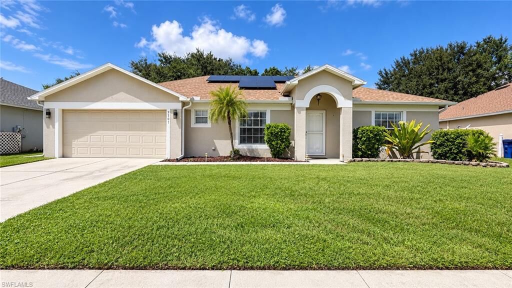 Property Photo:  2501 Hawks Preserve Dr  FL 33905 