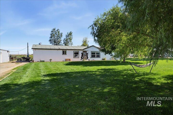 Property Photo:  32400 Nichol Lane  ID 83660 